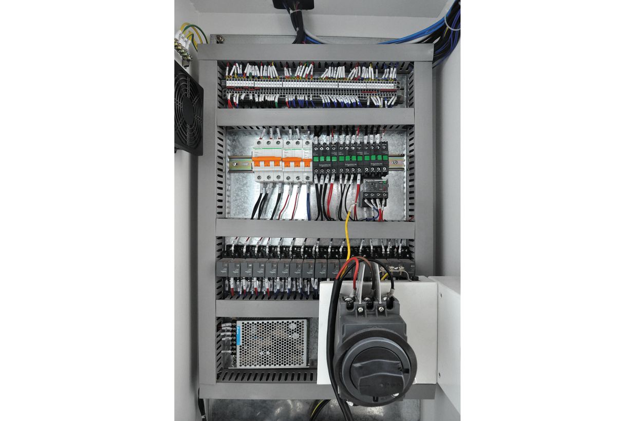 Компактный фрезерный обрабатывающий центр с ЧПУ JVM-360LS CNC с поворотным столом 125 мм